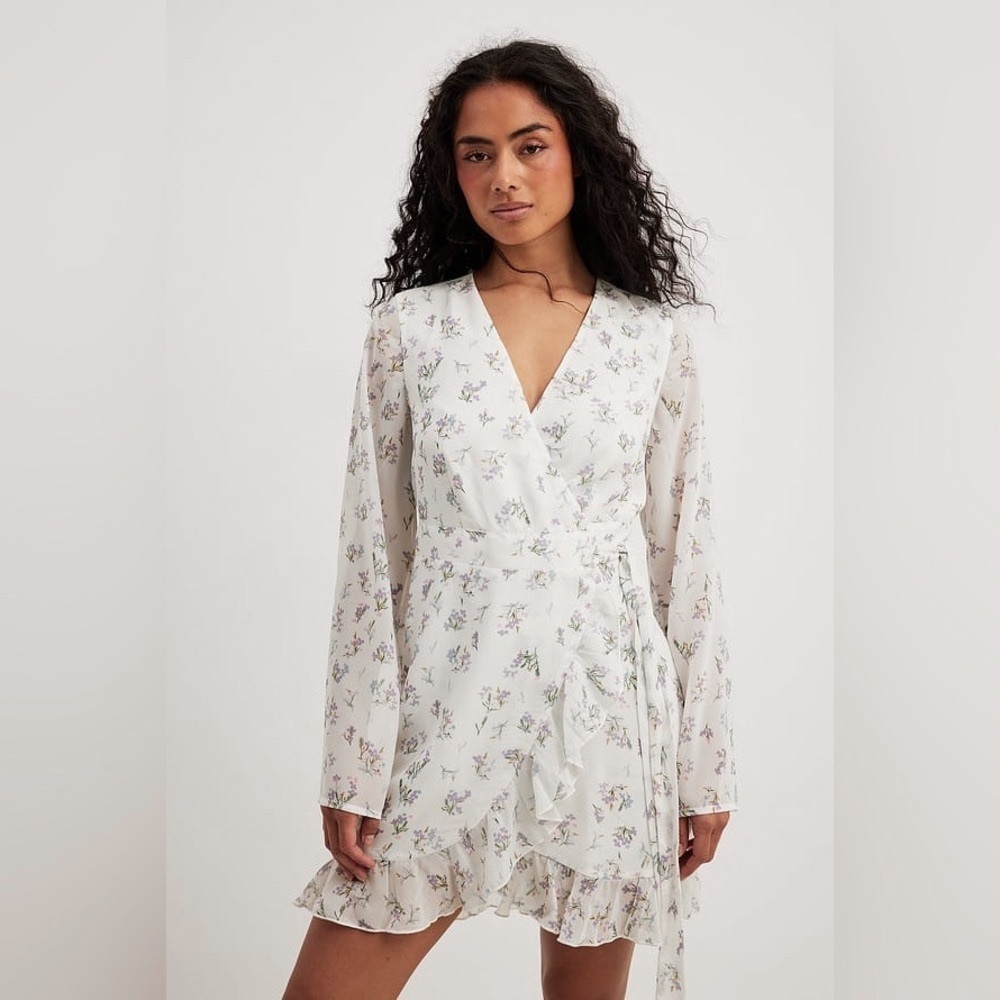 NWT NA-KD Overlap TIE Waist MINI Dress Size 32(2)
